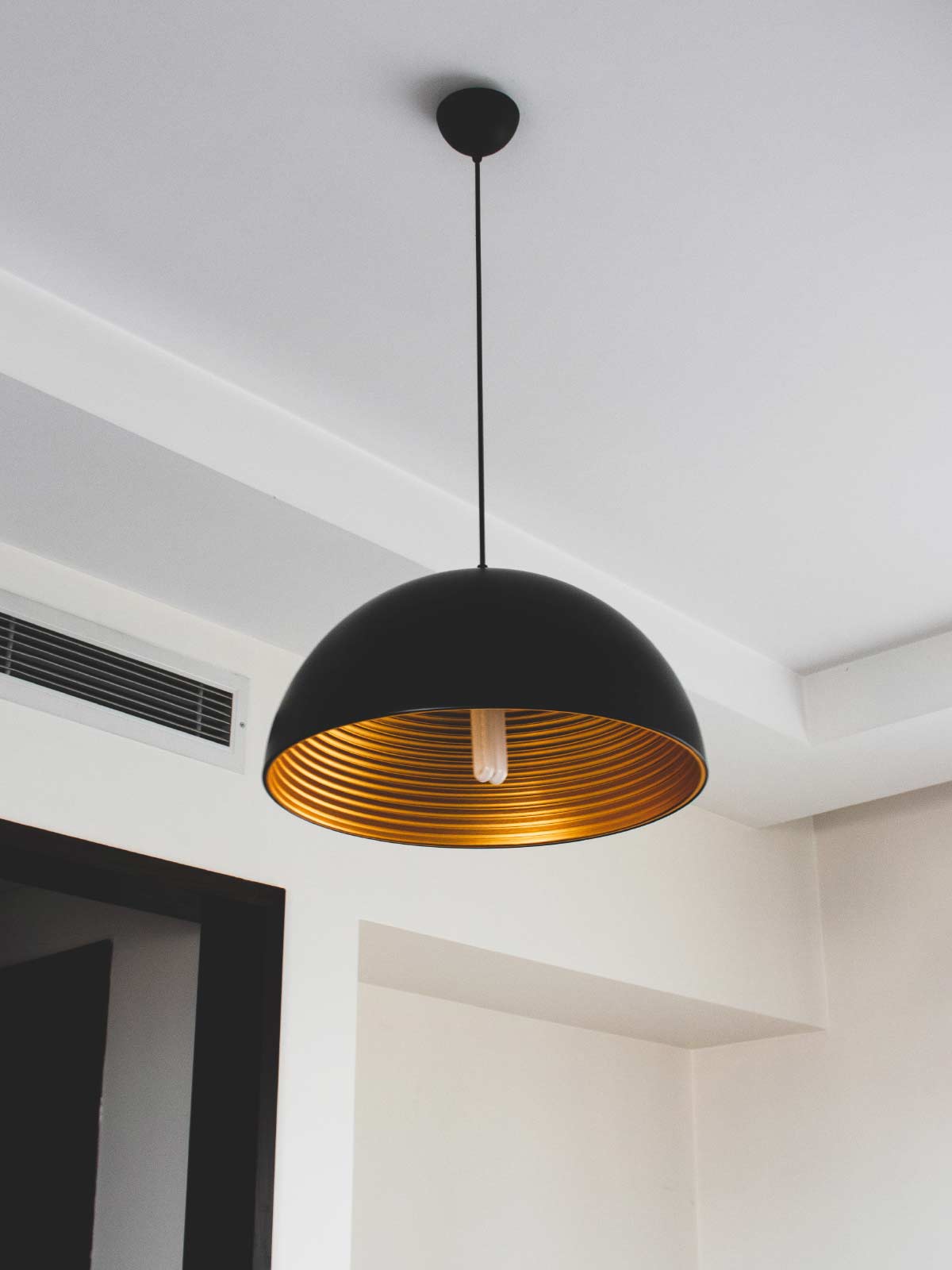 Round ceiling lamp