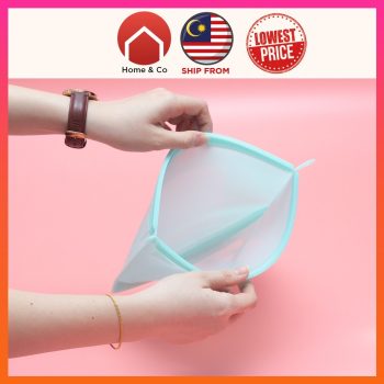IMG_2842 Reusable silicone food storage bag with extra seal on top. Sizes 500ML.1000ML 1500ML Cook It >> Fridge It >> Store It Can use for Everything! Ideal for travel, school lunches, baby items, cell phones, makeup and more. Home n Co silicone bag is non-toxic and temperature-resistant, it's perfect for safely storing and cooking food. Made of 100% pure silicone and BPA and BPS free It complies with FDA and European food-grade standards. Multicolour available - Multipurpose silicone bag Flexible so can fit your fridge easily. Able to keep solid and liquid. Can be easily cleaned. Microwavable together with your food Colours : Wine Red | Navy Blue | Forest Green | Clear White Sizes: 500ml 19.5cm x 18.8cm x 14.5cm 1000ml 23cm x 17.3 x 18.8cm 1500ml 27.5cm x 21cm x 22.5cm