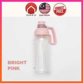 IMG_2865 Large Big Water Bottle 1800ml 💪 With Large Straw Do not need to keep refilling water because can keep large amount of water Strong Handle Easy Lock Lid Zero Leak BPA FREE Minimalist Design MUJI Feel Popular Colour of 2021 Order Now